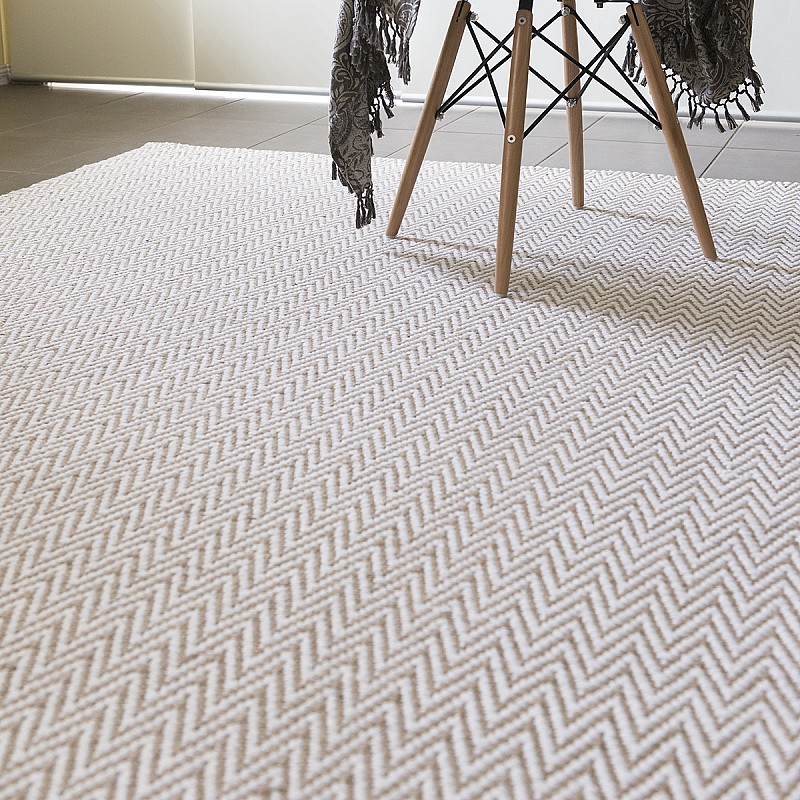 Jute Flatweave Chevron Rug In White Rugs Furniture