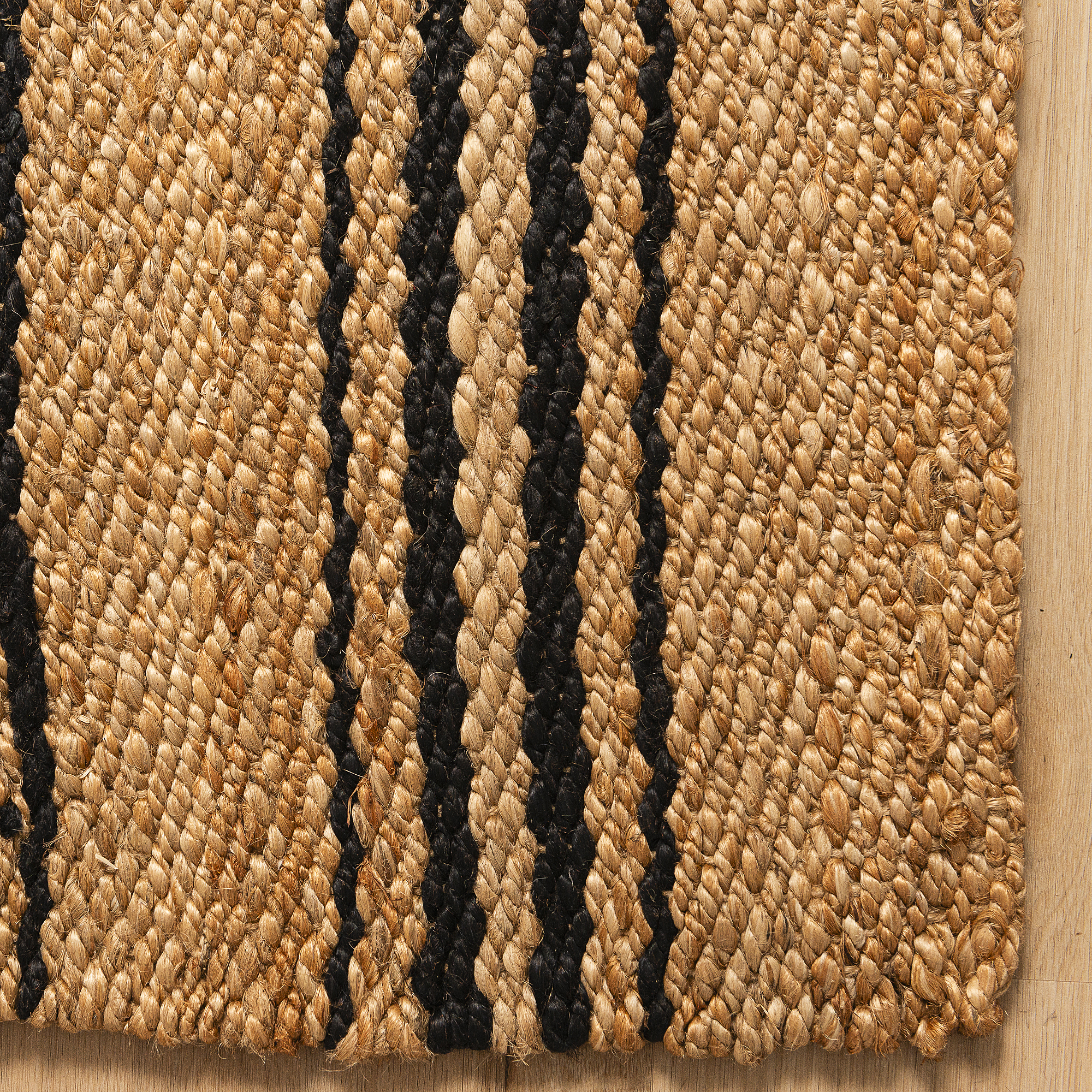 Jute Rug With Tucked Ends in Natural/Black - JUTETUCKEDENDSBLKNAT