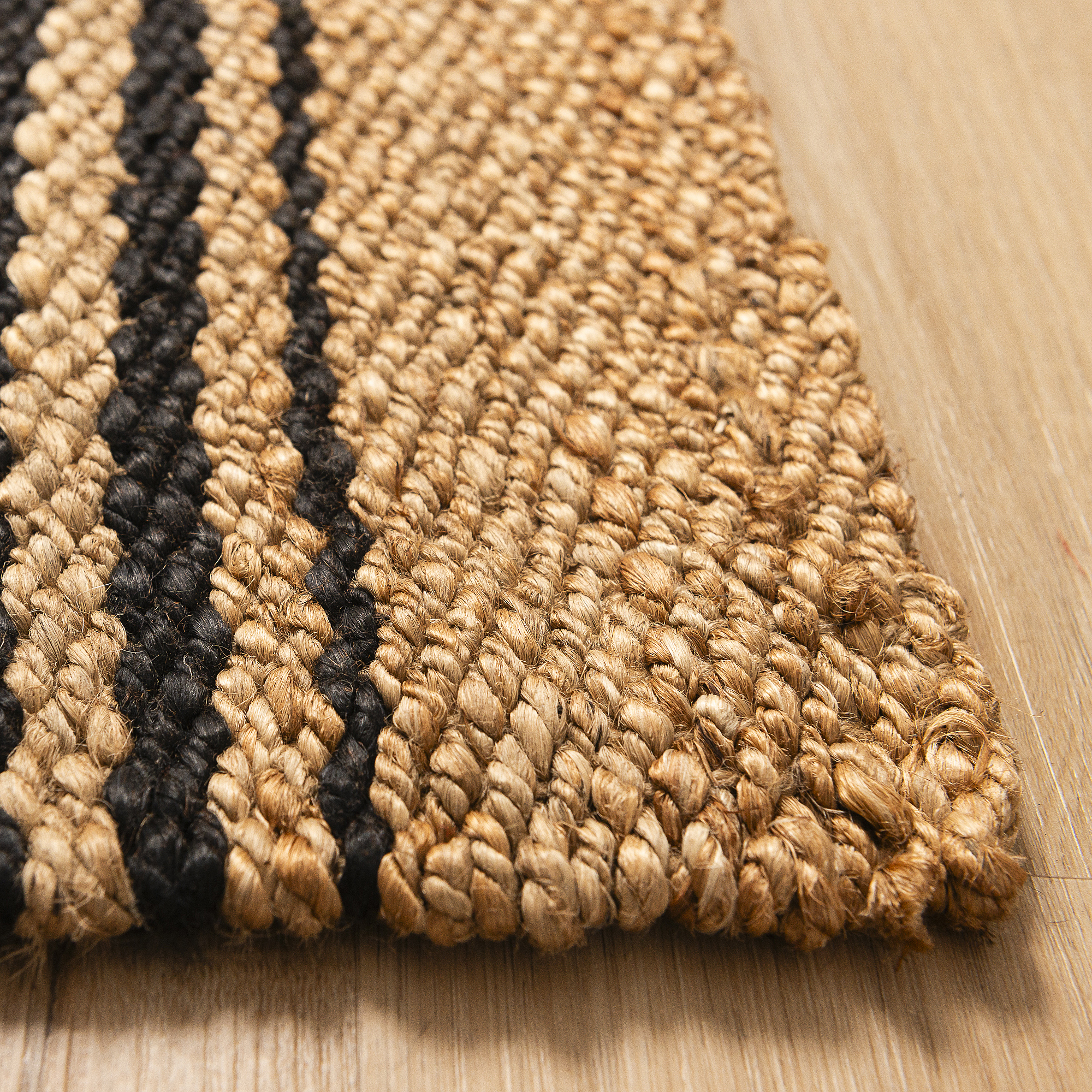 Jute Rug With Tucked Ends in Natural/Black - JUTETUCKEDENDSBLKNAT