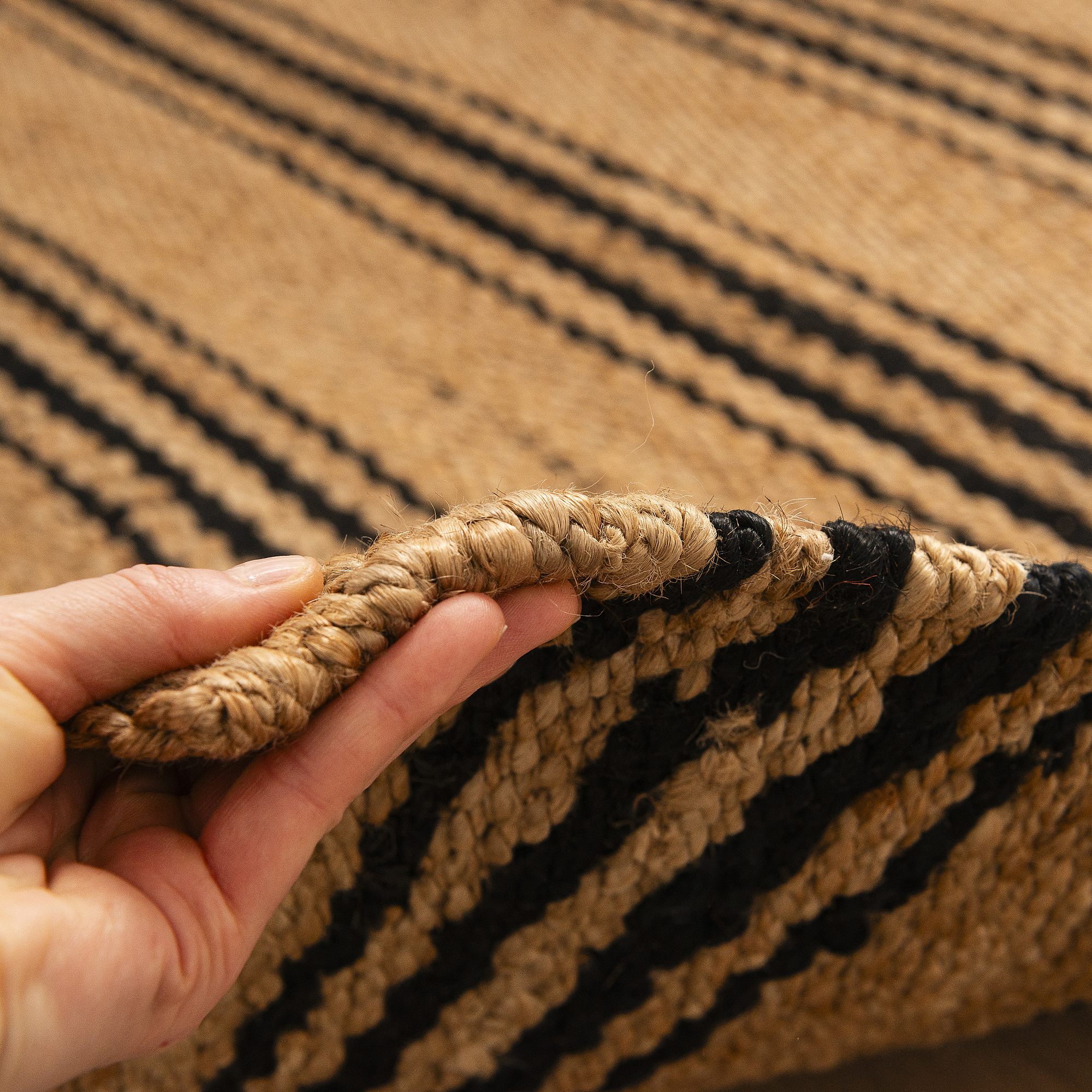 Jute Rug With Tucked Ends in Natural/Black - JUTETUCKEDENDSBLKNAT