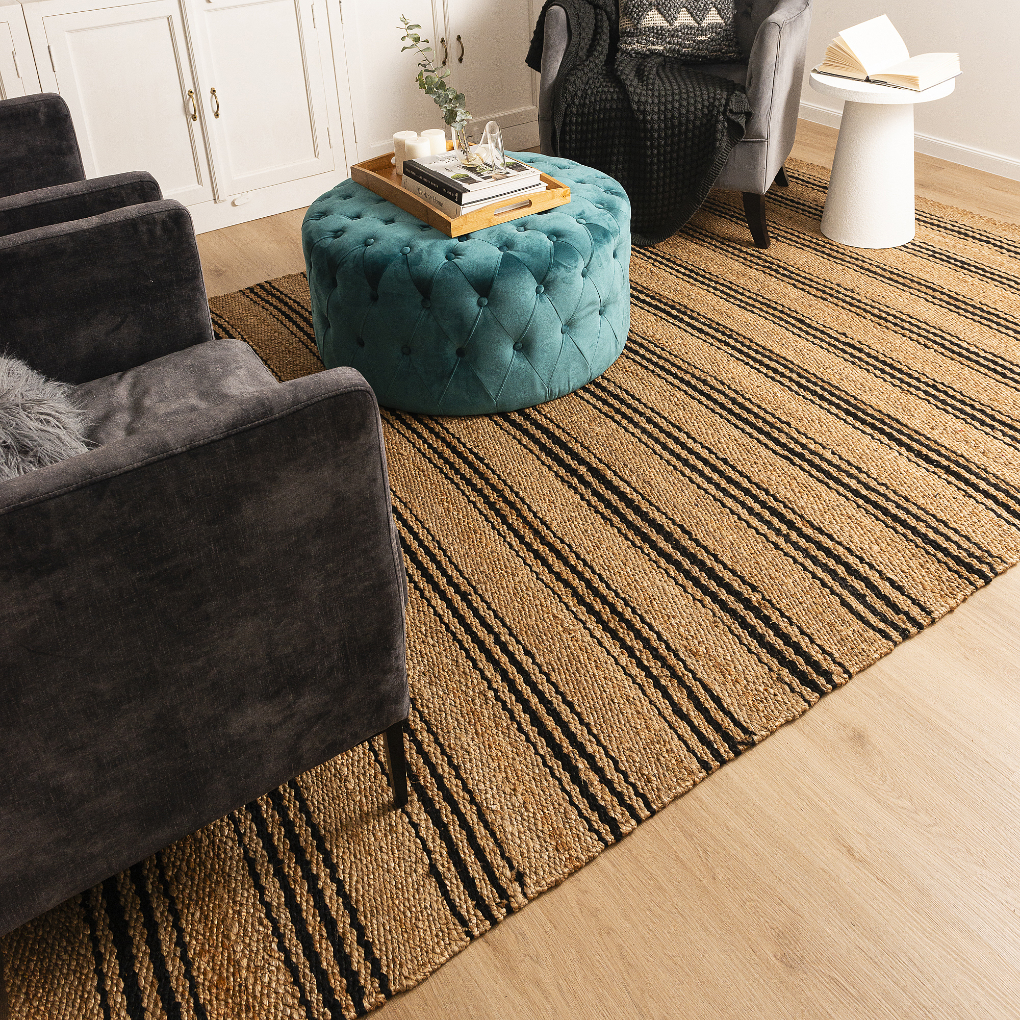 Jute Rug With Tucked Ends in Natural/Black - JUTETUCKEDENDSBLKNAT