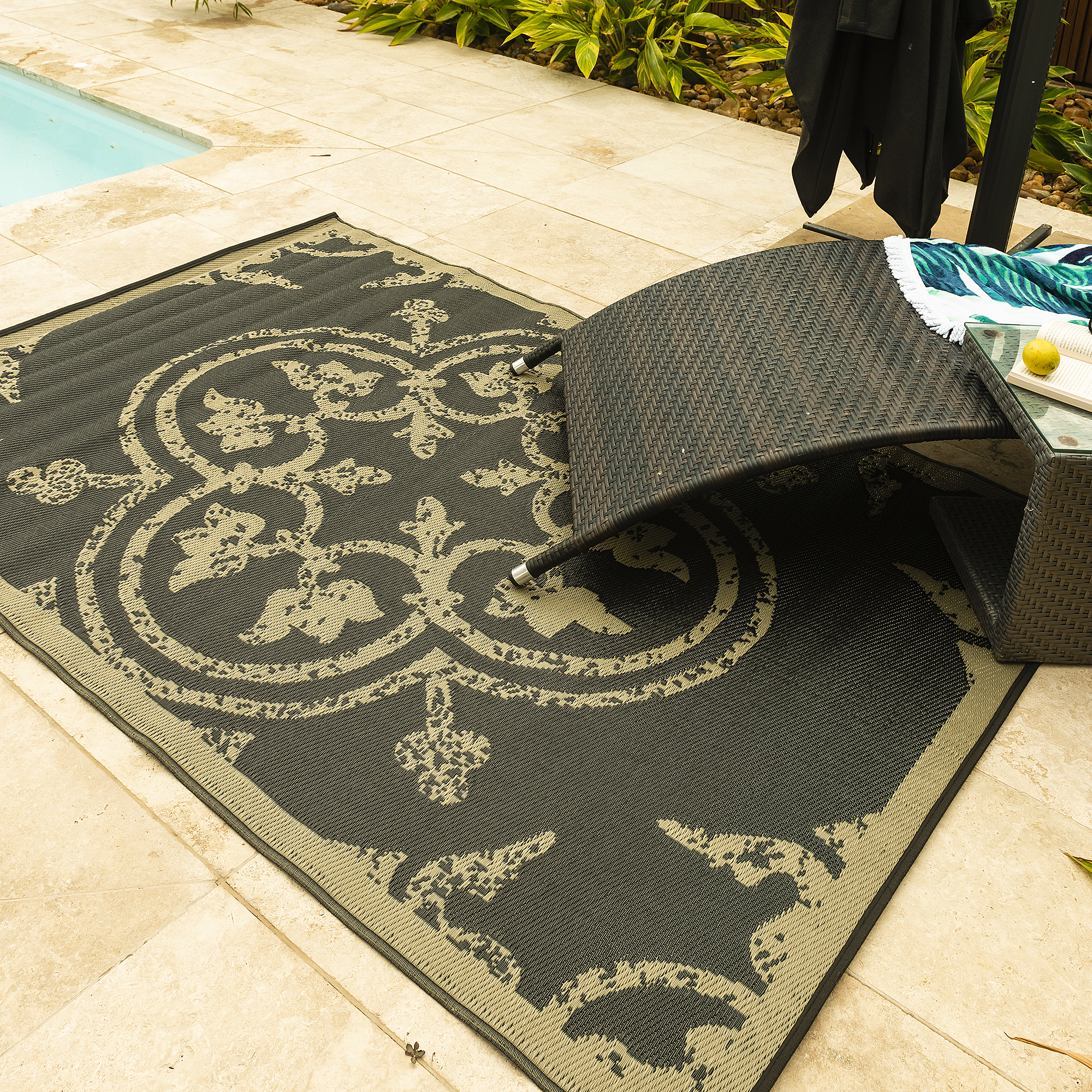 150x220cm Brown/Black Outdoor Alfresco Polypropylene Washable UV-Resistant Rug - OUT150U