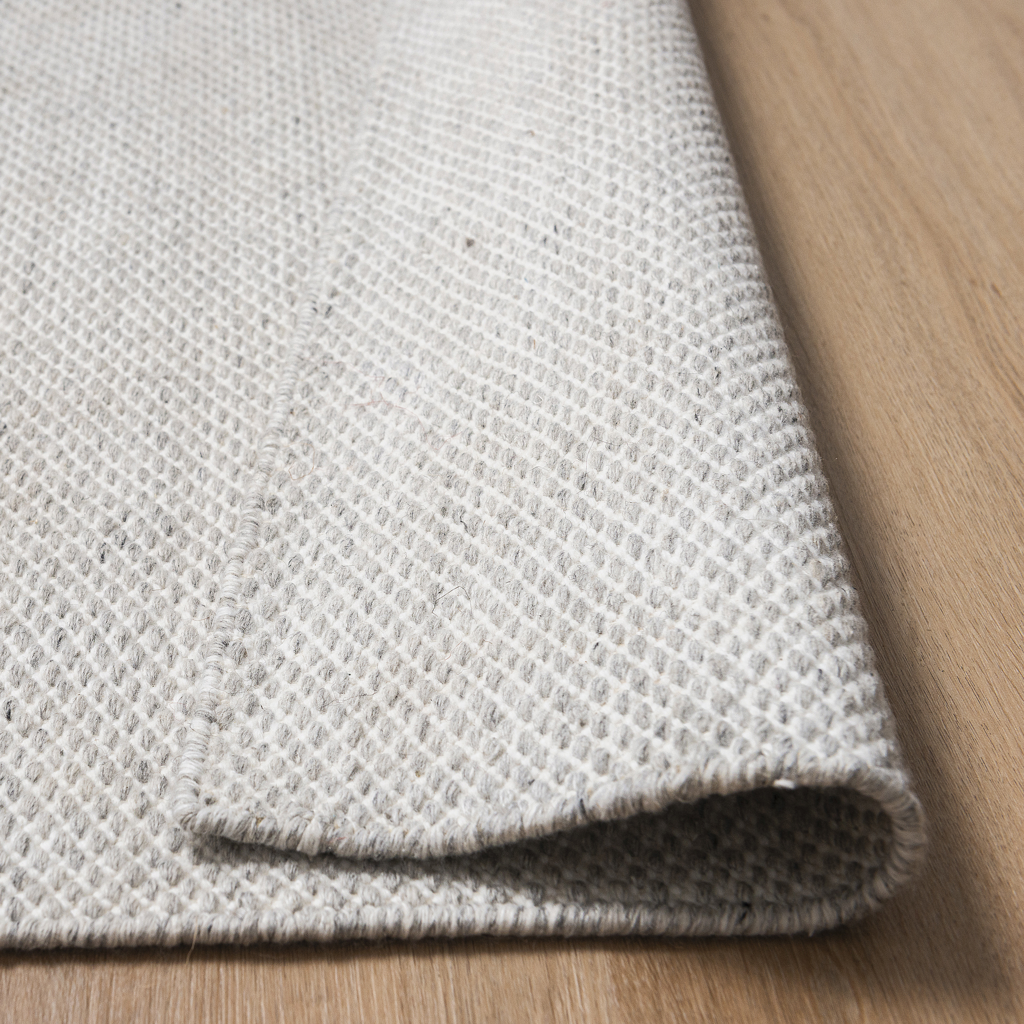 Hand Made PET Yarn Rug "Rain Silver" - RERAINSLR