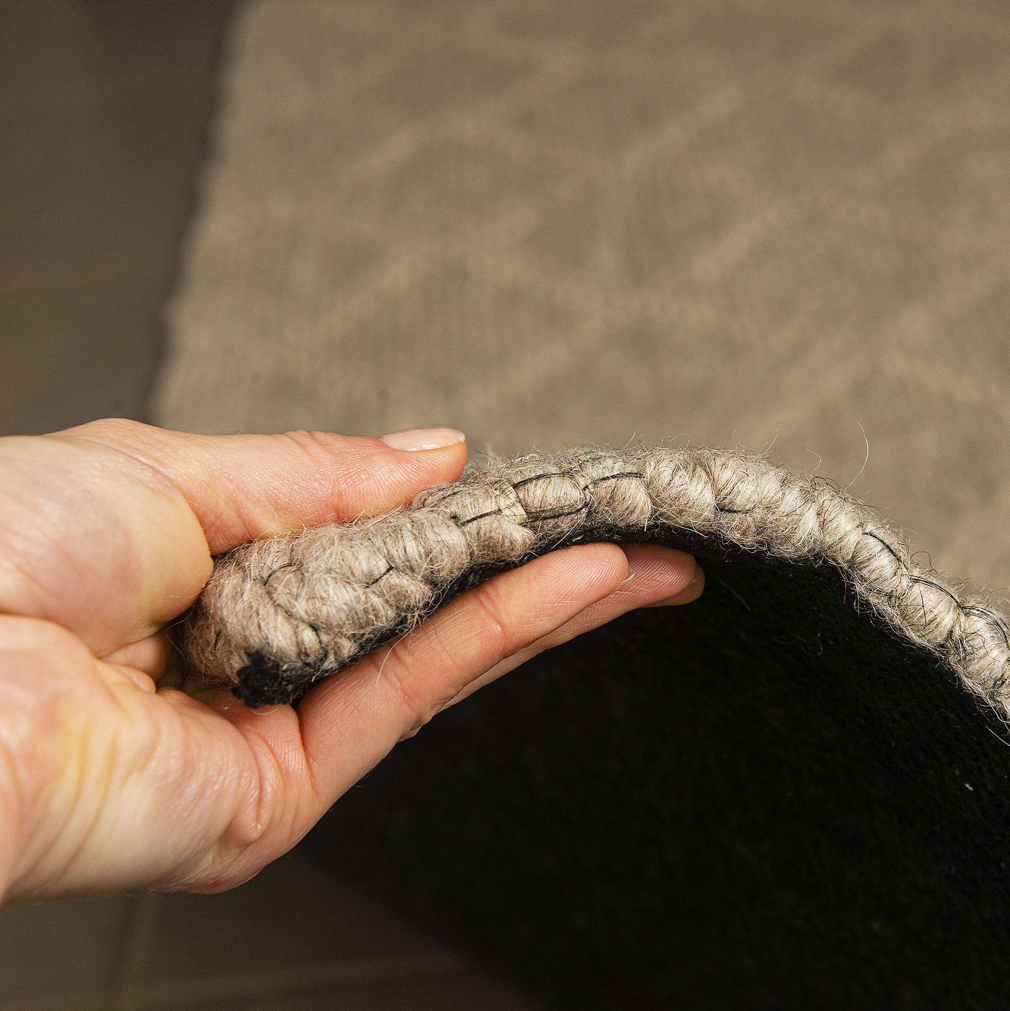 Hand Made Wool-Blend Flat Woven Rug 